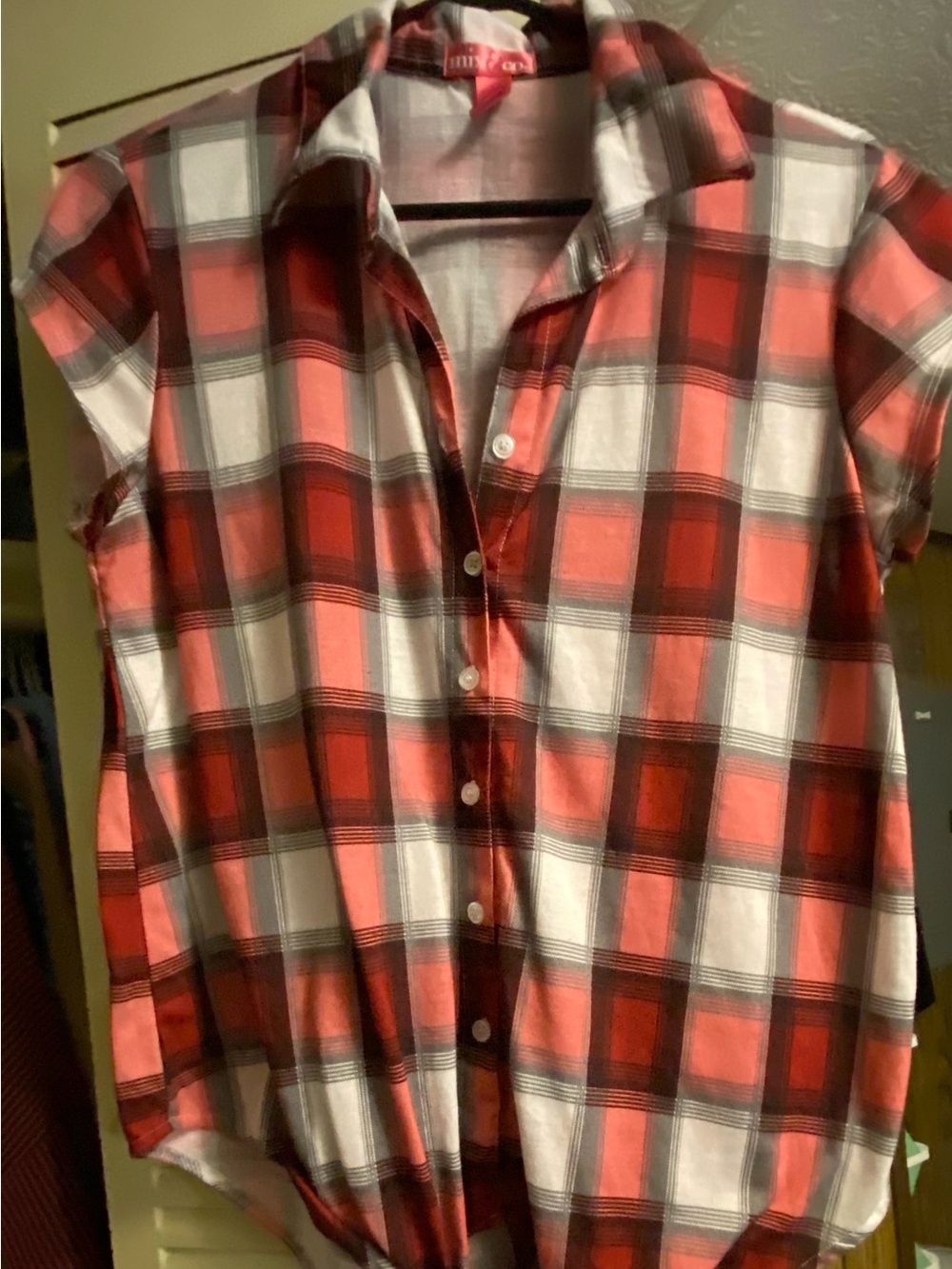 Men's Red Plaid Short-Sleeve Button-Down Shirt